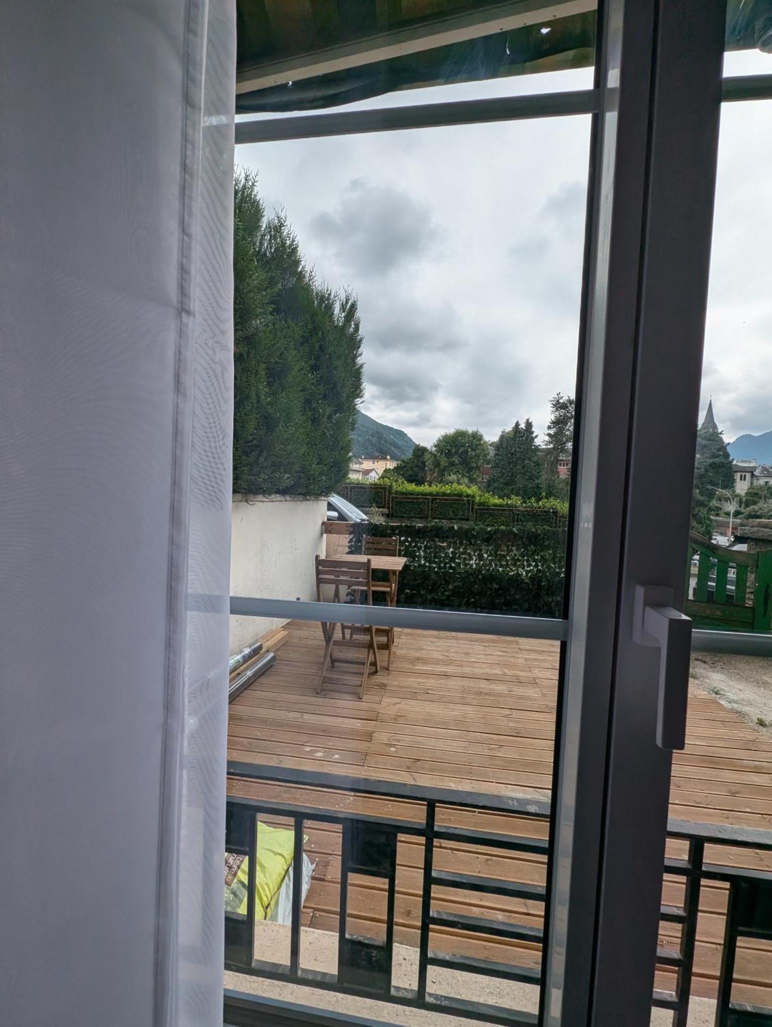Atypique Avec Terrasse Lourdes